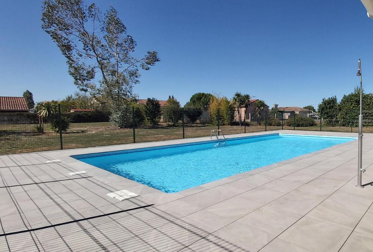 La Campagne Romantique - Avec Entree Autonome, Clim Neuve, Parking Prive & Sa Piscine ! - Saint-Sulpice  エクステリア 写真